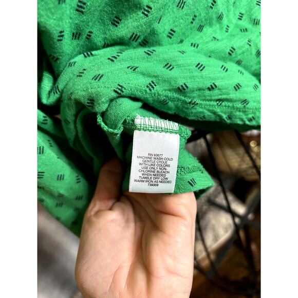 Liz Claiborne  casual button front shirt •Roll Tab Sleeves • Size PM - Picture 3 of 7